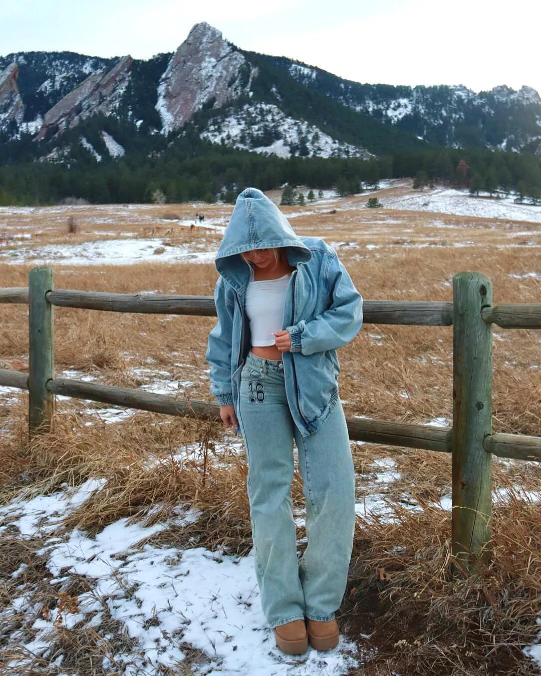 Deslimale Women’s Oversized Fit Hooded Vintage Washed Denim Bomber Jacket with Front Zip Closure