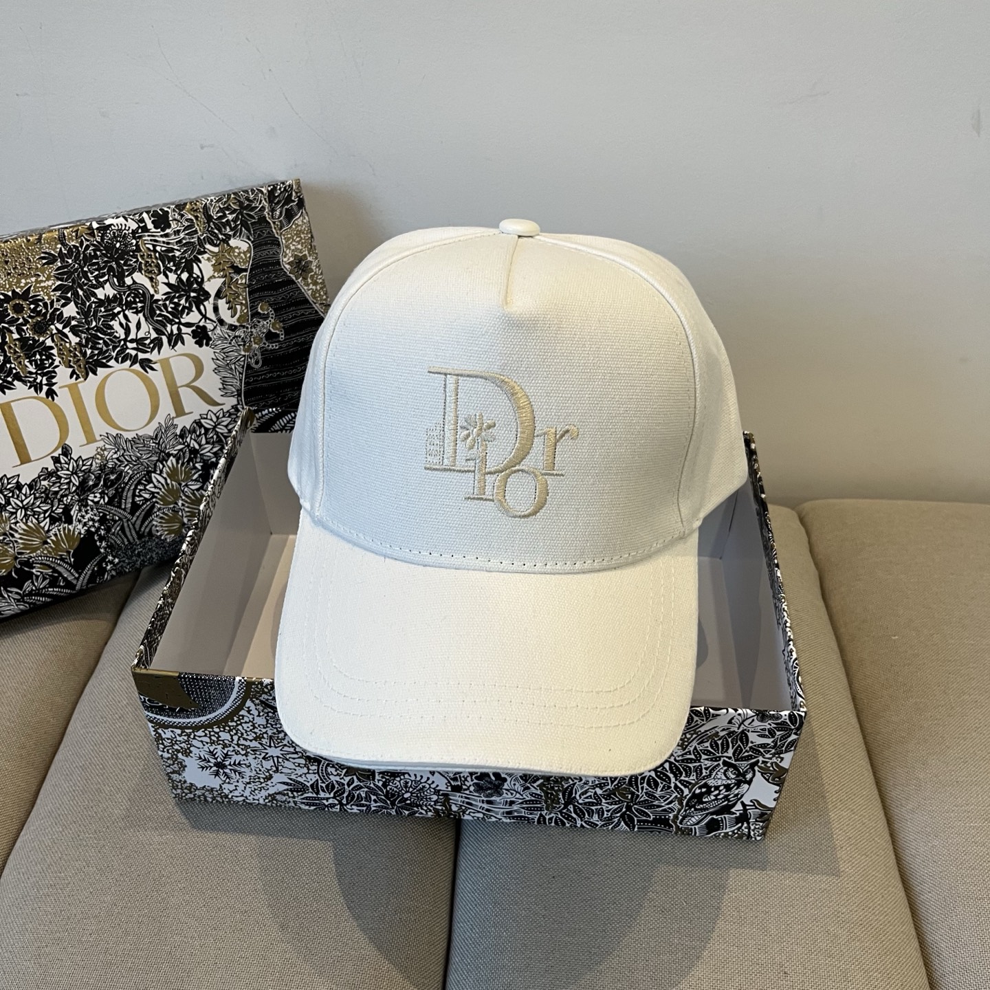 Dior White Cotton Baseball Cap - Embroidered Logo