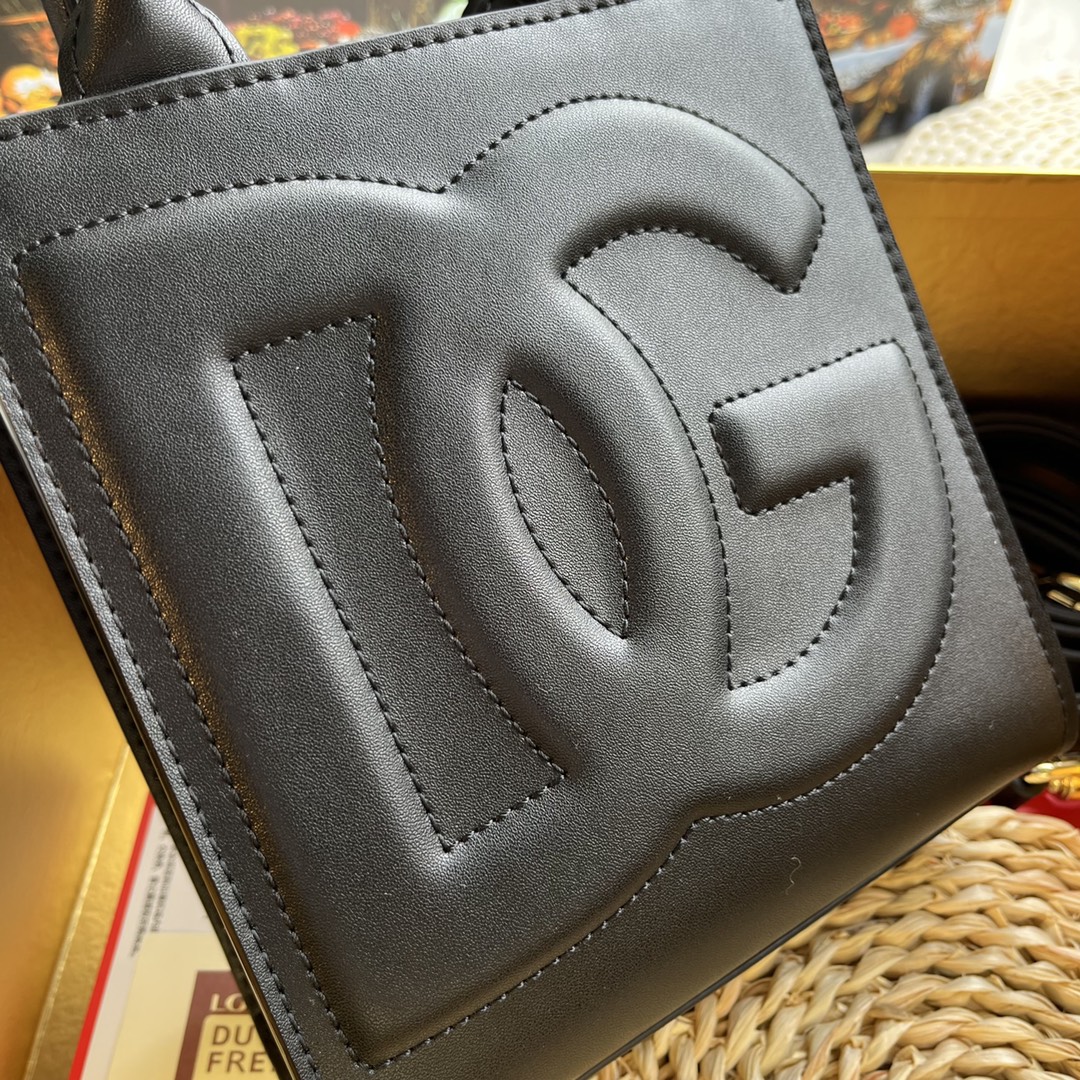 Dolce & Gabbana DG Daily Leather Tote Bag | Black |