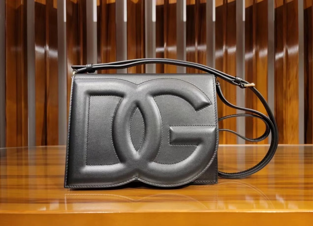 Dolce & Gabbana DG Logo Leather Crossbody Bag - Pink Crossbody Bags, Handbags - DAG412605