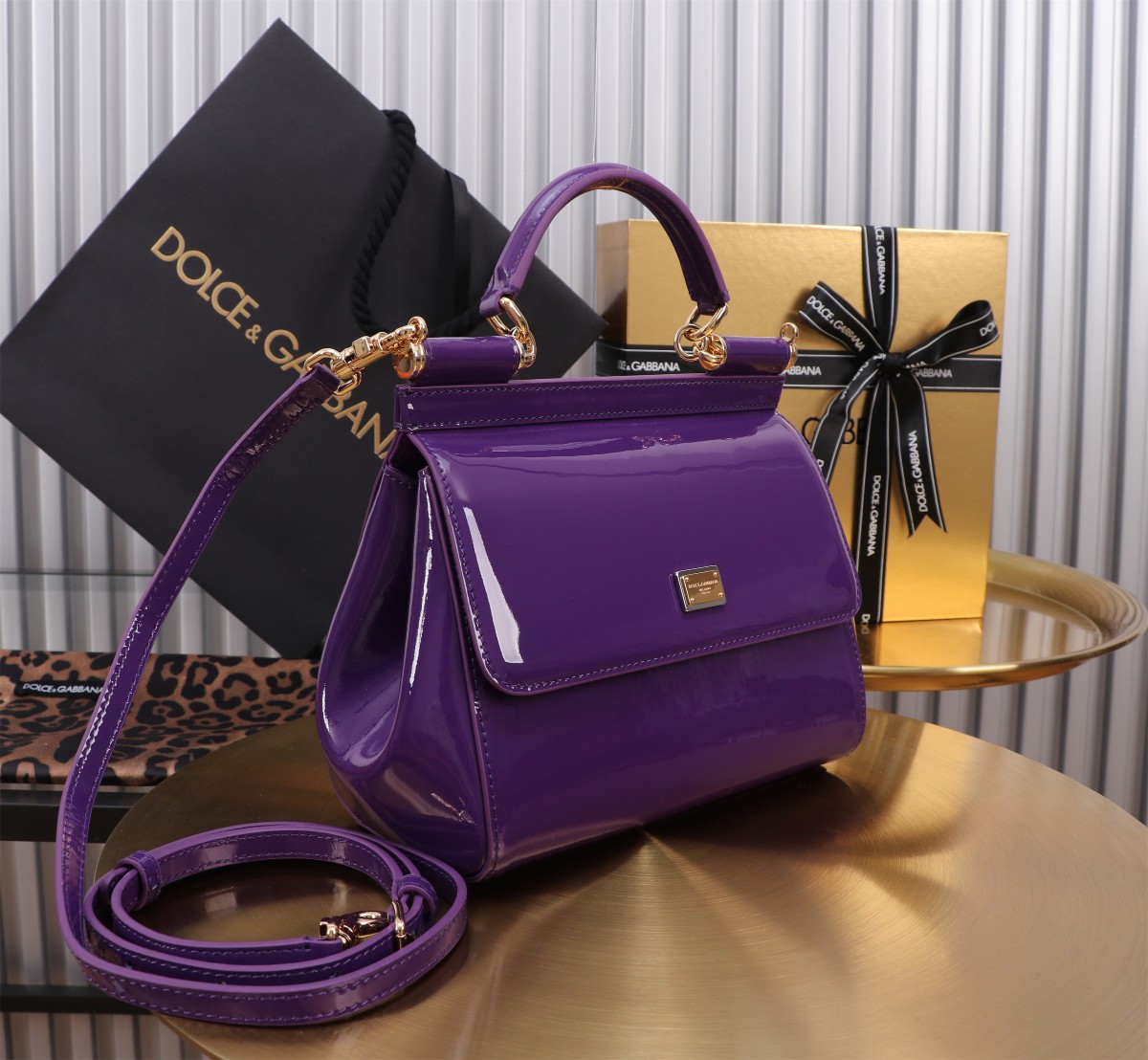 Dolce & Gabbana Medium Sicily Leather Tote Bag | Purple |
