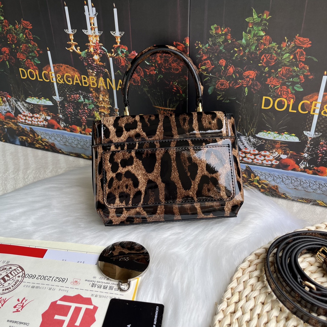 Dolce & Gabbana Shoulder Bag In Brown