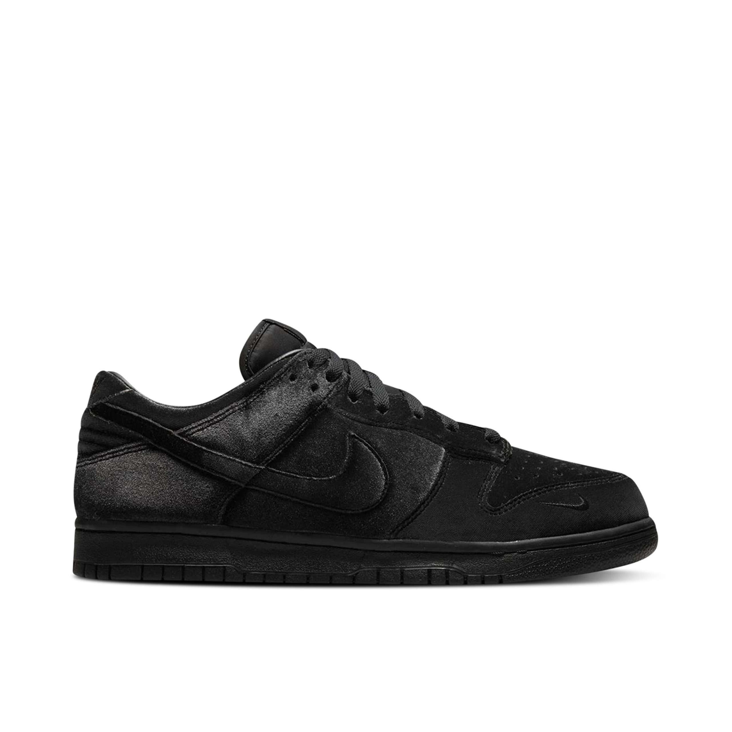 Dover Street Market x Nike Dunk Low Triple Black DH2686-002