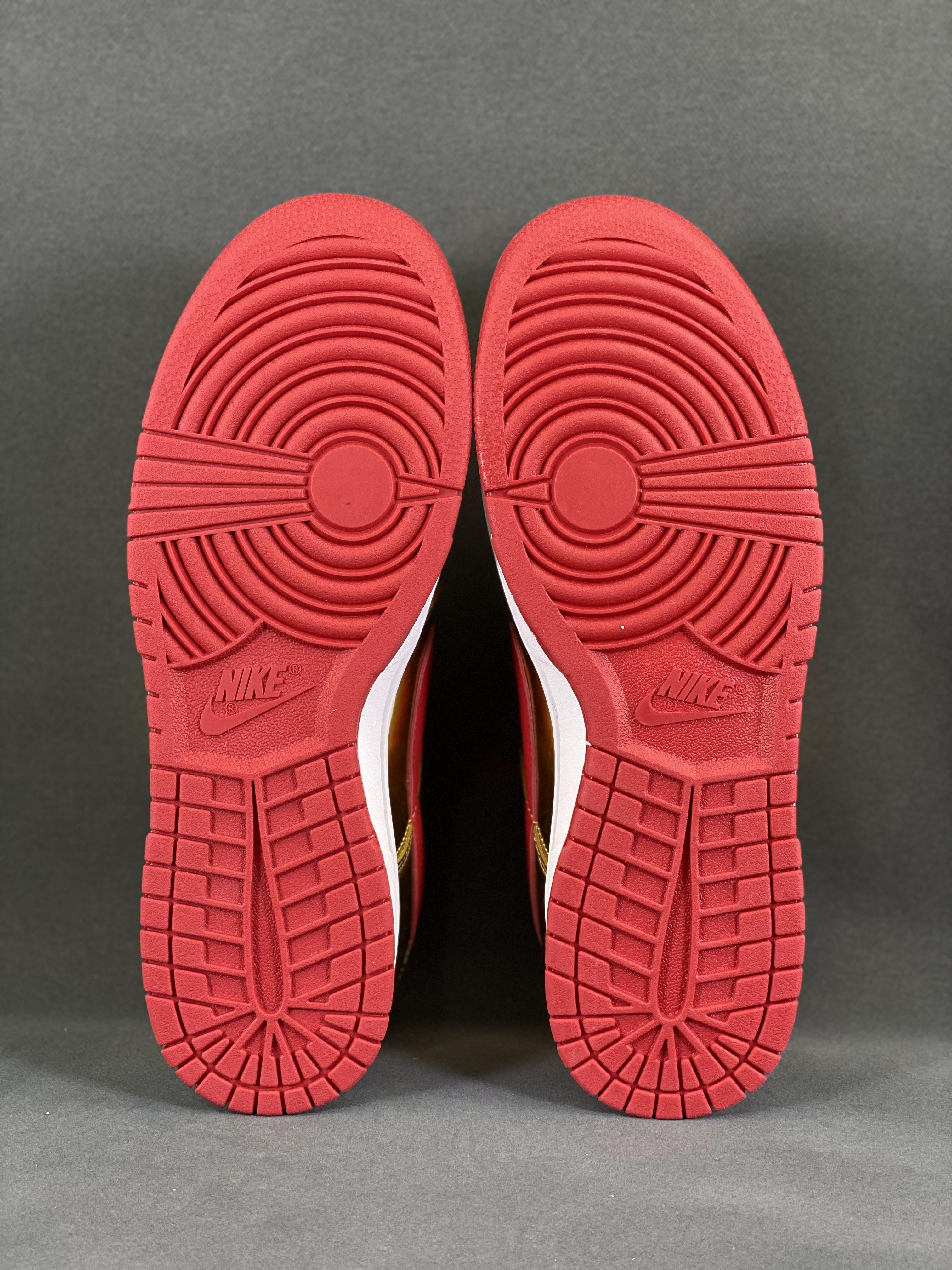 Dunk SB Low Trump Item number: DD6868 771 Size: 36-46 (with half size) using simple color matching, simple and casual. The Jordan brand logo on the shoe body and meticulous workmanship highlight the brand’s charm. 9