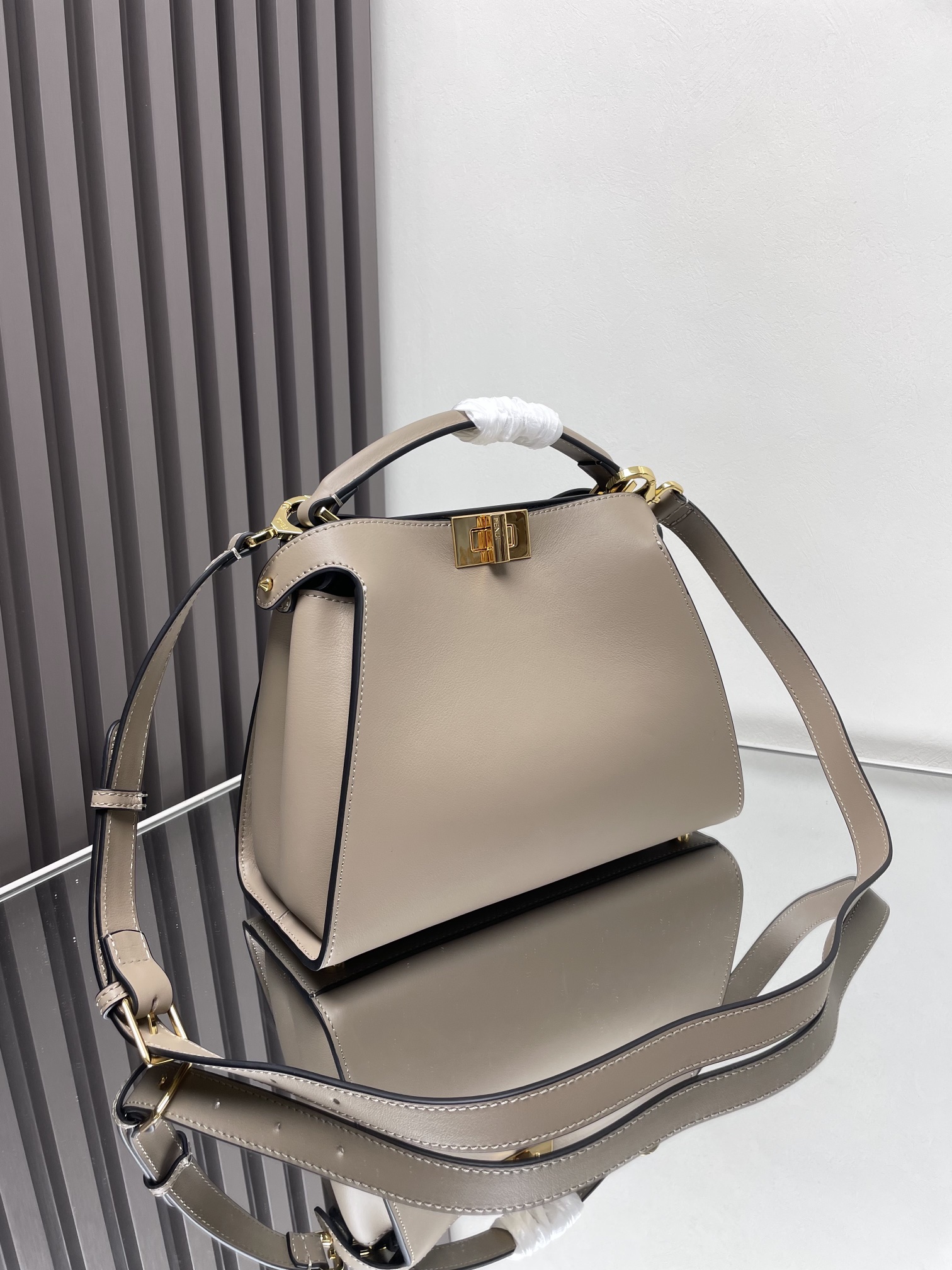 eBay Fendi Peekaboo Essentially Leather 2 Way Handbag Beige