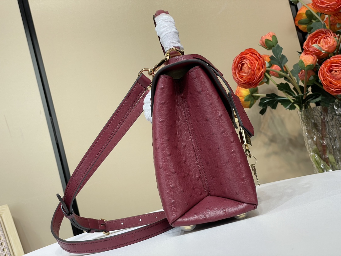 Exotic Leather Bags - Women Luxury Collection | LOUIS Vuitton