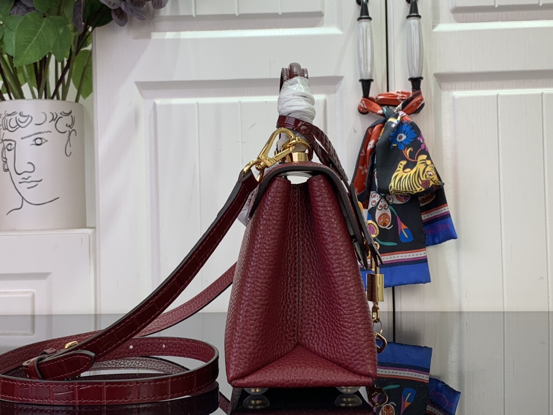 Exotic Leather Bags - Women Luxury Collection | LOUISVuitton