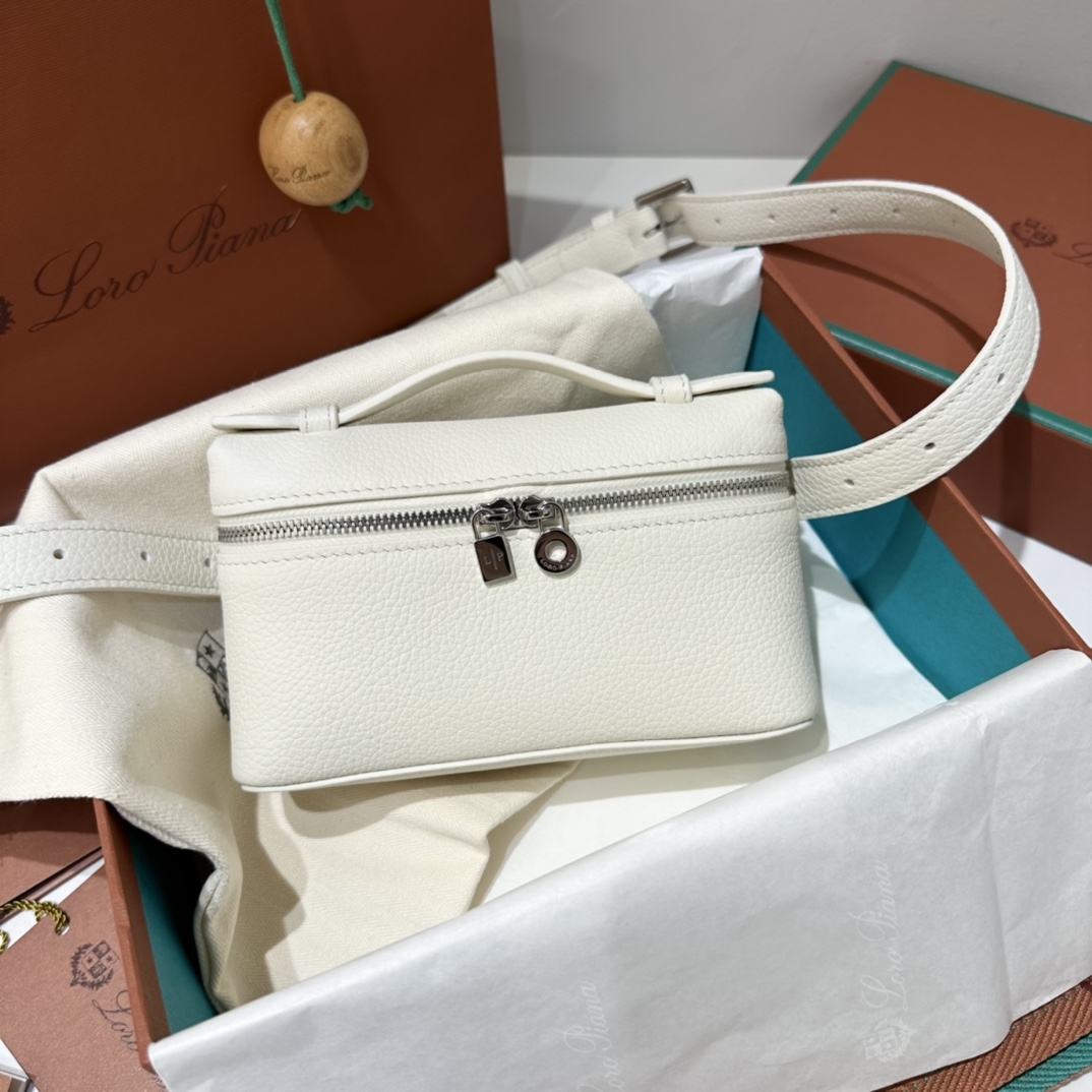 Extra pocket leather handbag Loro Piana White in Leather