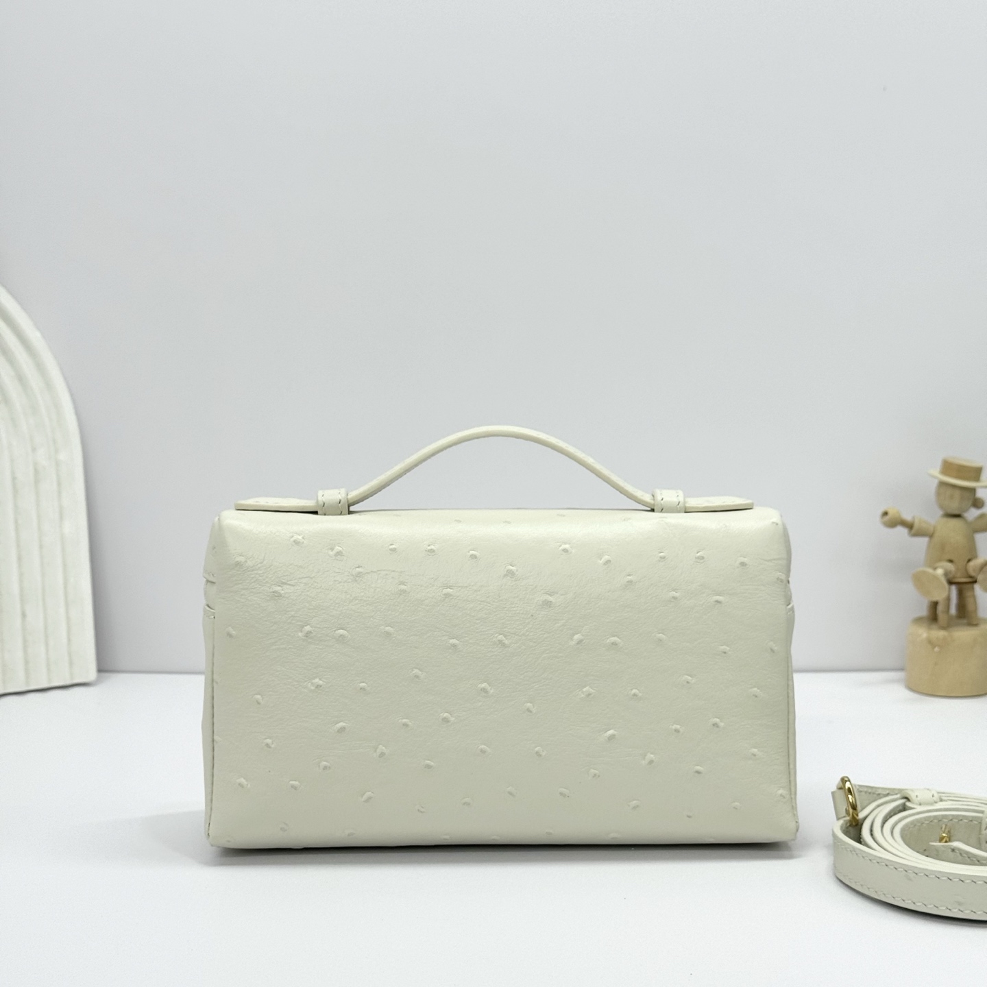 Extra pocket ostrich handbag Loro Piana White in Ostrich