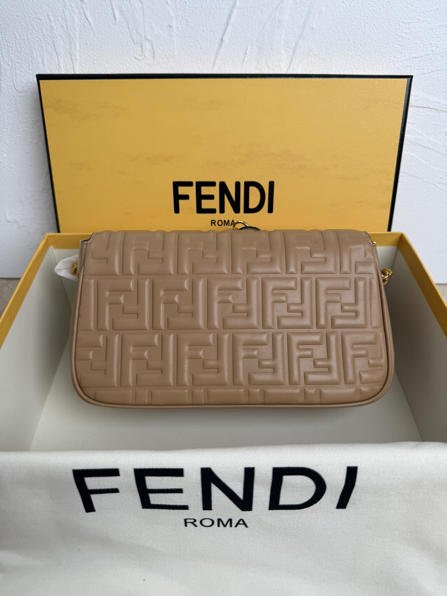Fendi Baguette Chain Midi Bag Pale Pink