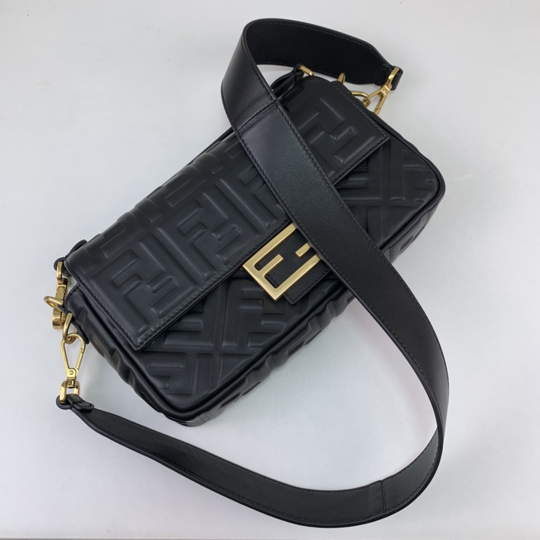 Fendi Baguette Chain Midi Crossbody Shoulder Bag