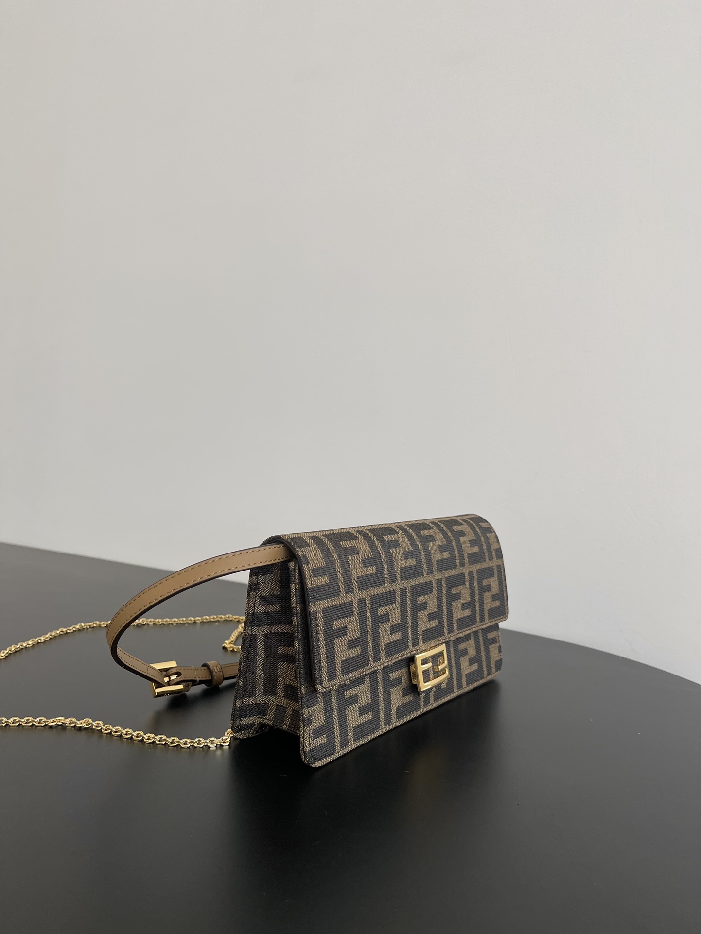 Fendi Baguette Ff Jacquard & Leather Wallet On Chain in Grey
