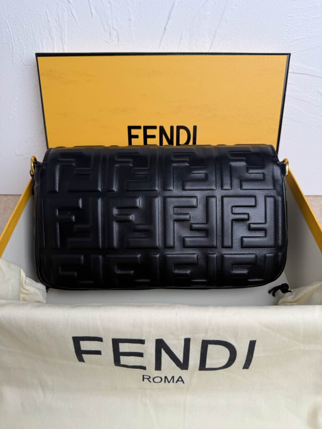 Fendi Baguette Mini Chain Wallet Shoulder Bag Black
