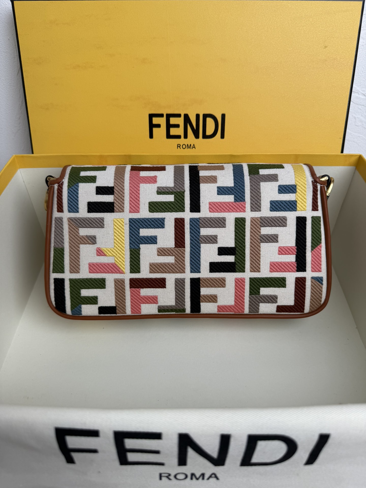 Fendi Baguette Nhiều Màu FF Canvas Bag