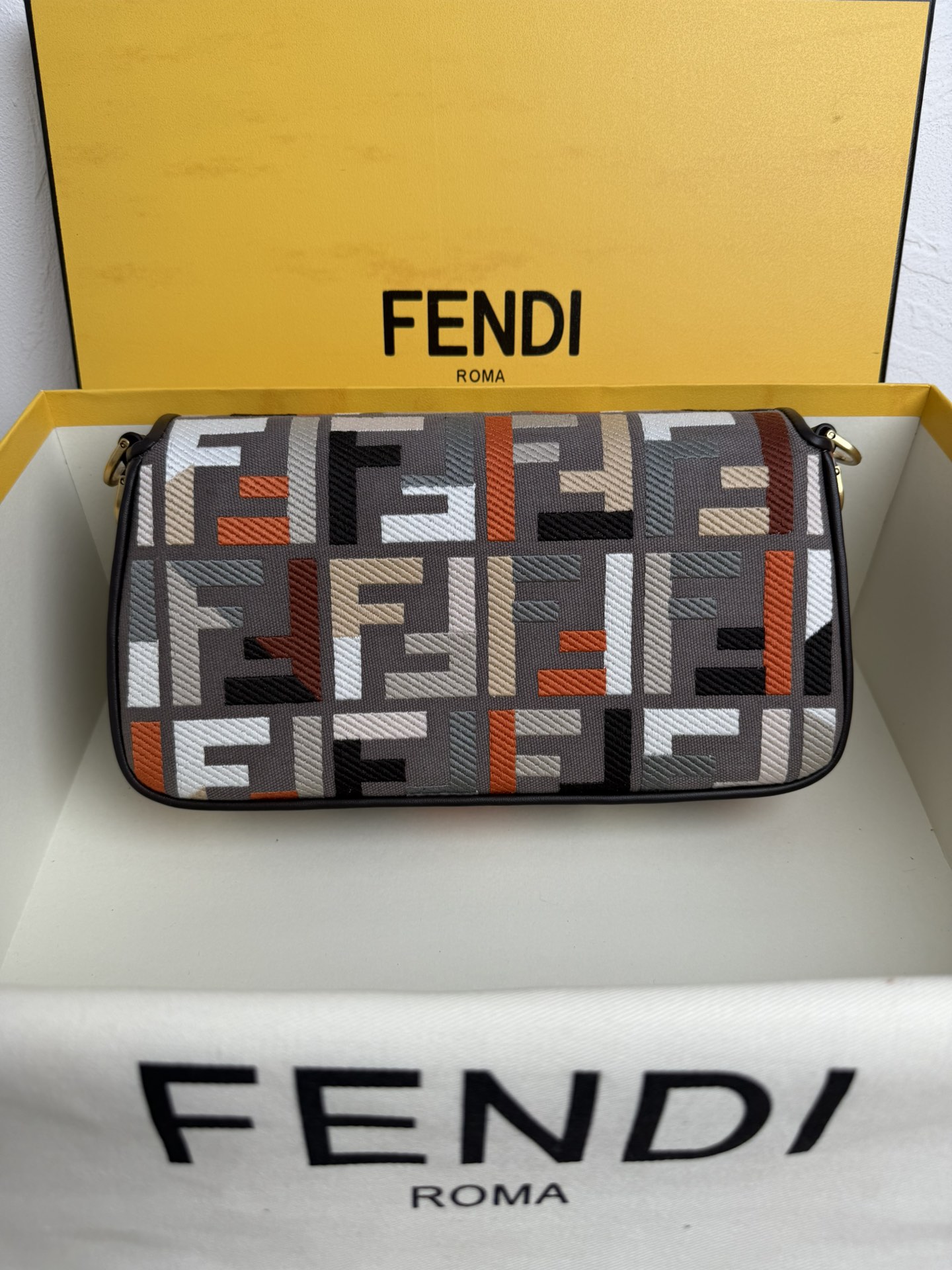 Fendi Baguette Shoulder Bagmulticolor Polyamide 25 Polyurethane 15 Cotton