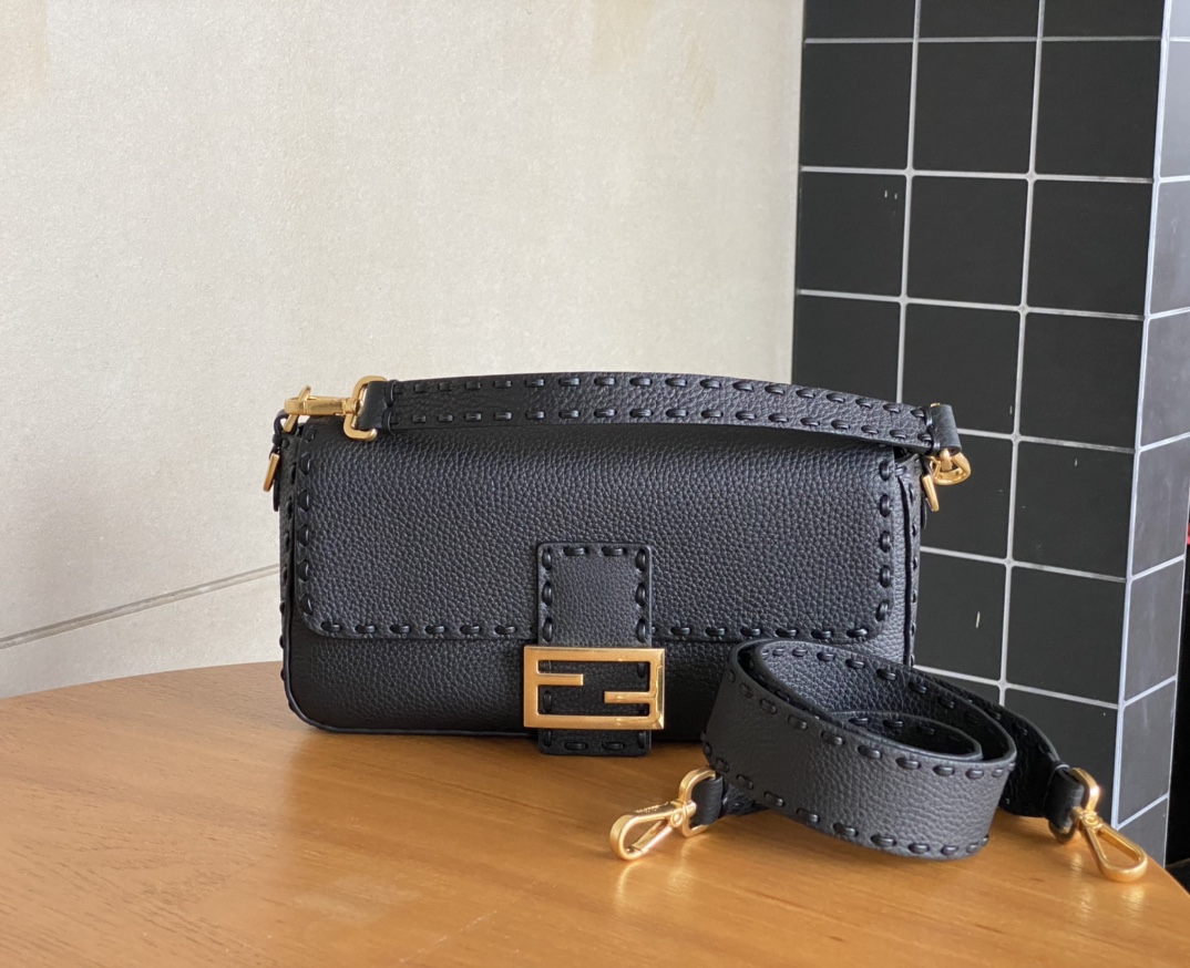 FENDI Cuoio Roma Sellerissima Nappa Sintetica Tape Stitch