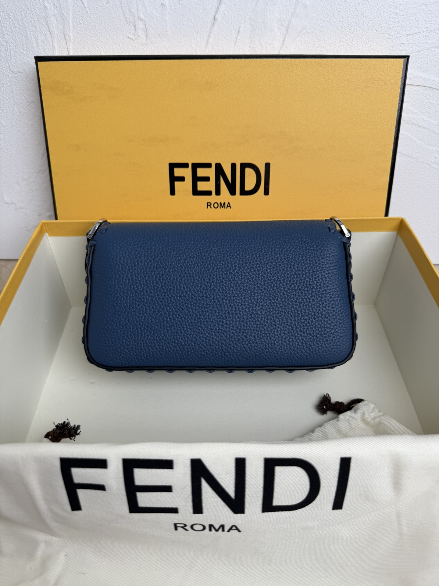 FENDI Cuoio Roma Sellerissima Nappa Sintetica Tape Stitch Mini Baguette Placca Argento