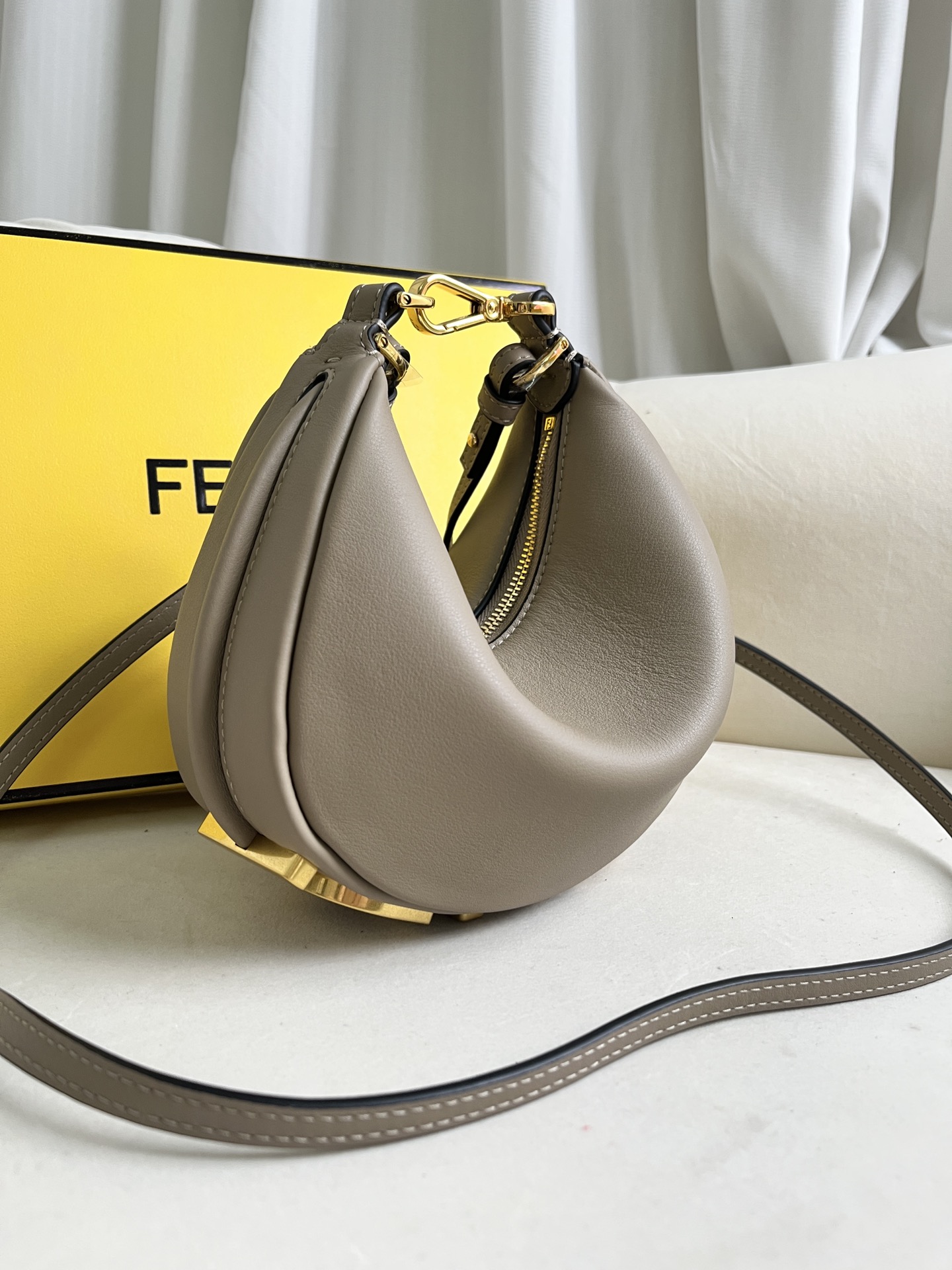 FENDI Fendigraphy Tote Bag | Grey
