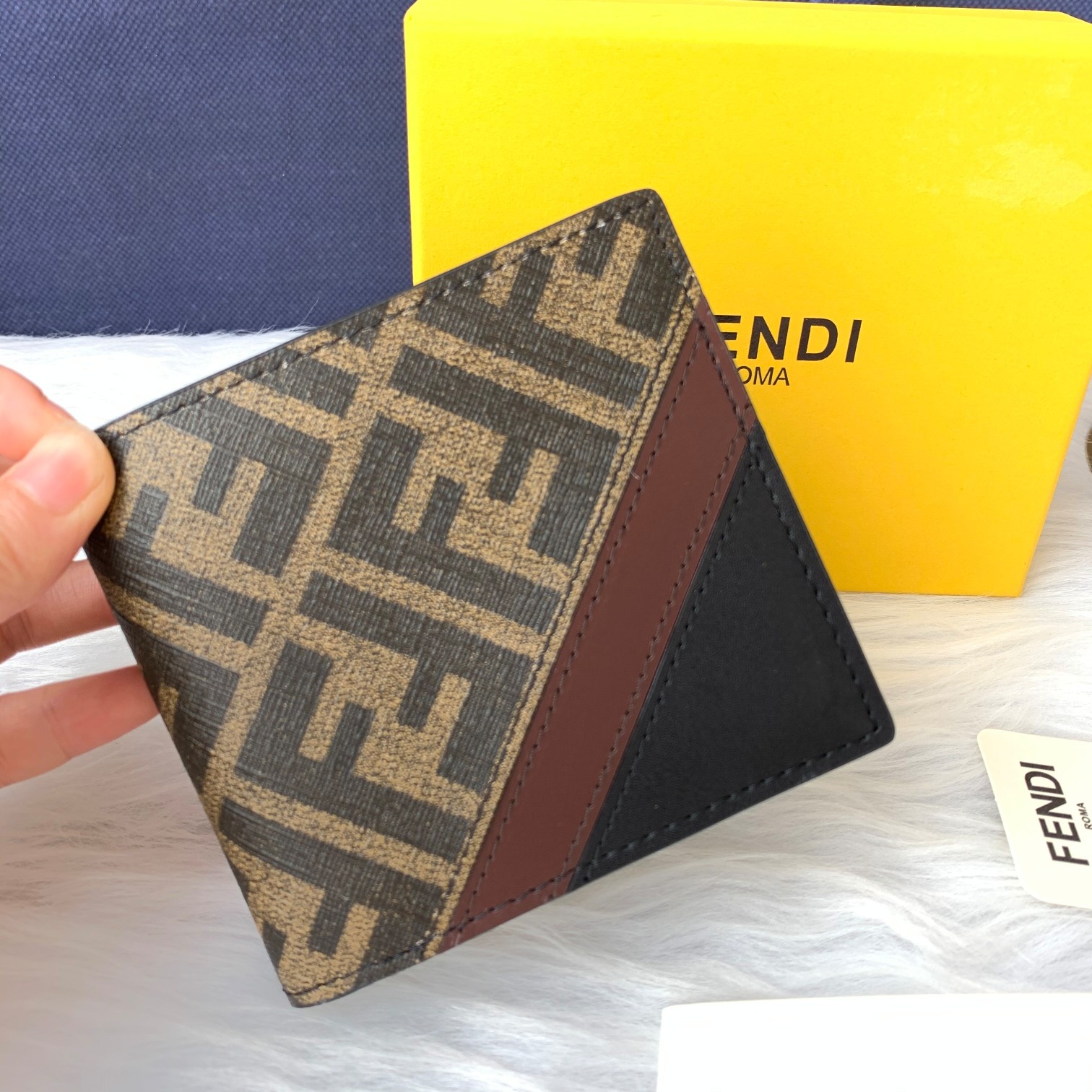 Fendi flap wallet Dark brown Leather ref.223775 - Joli Closet