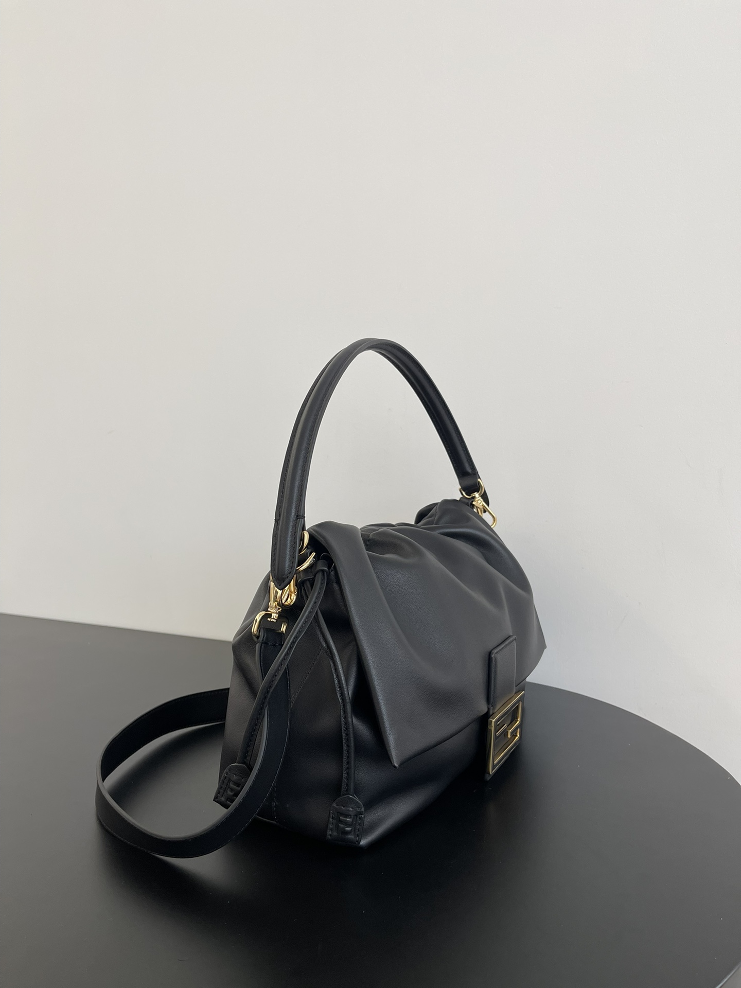 FENDI Mamma Baguette Large Leather Black | Fendi