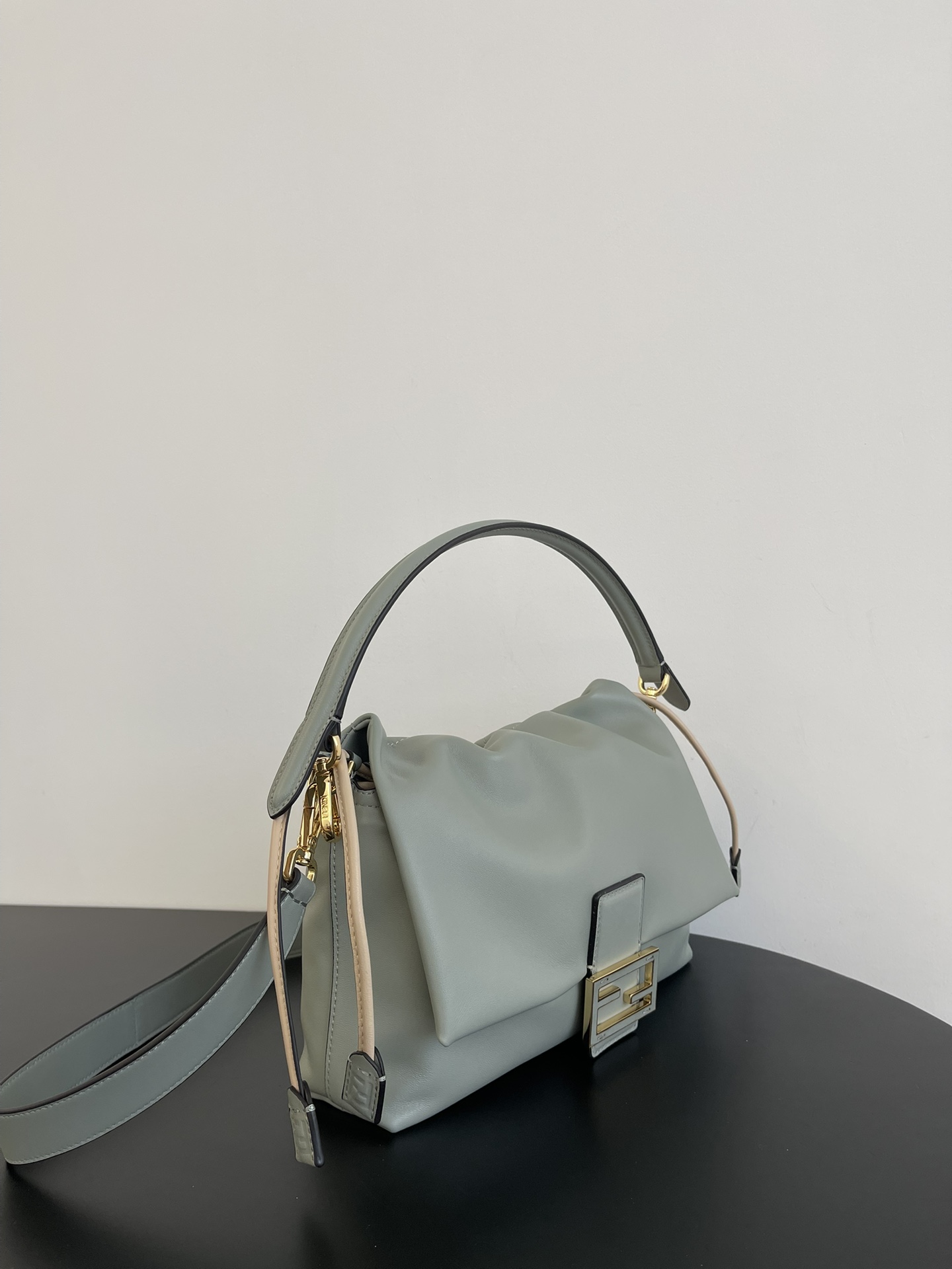 Fendi Mamma Baguette Small Leather Green | Fendi