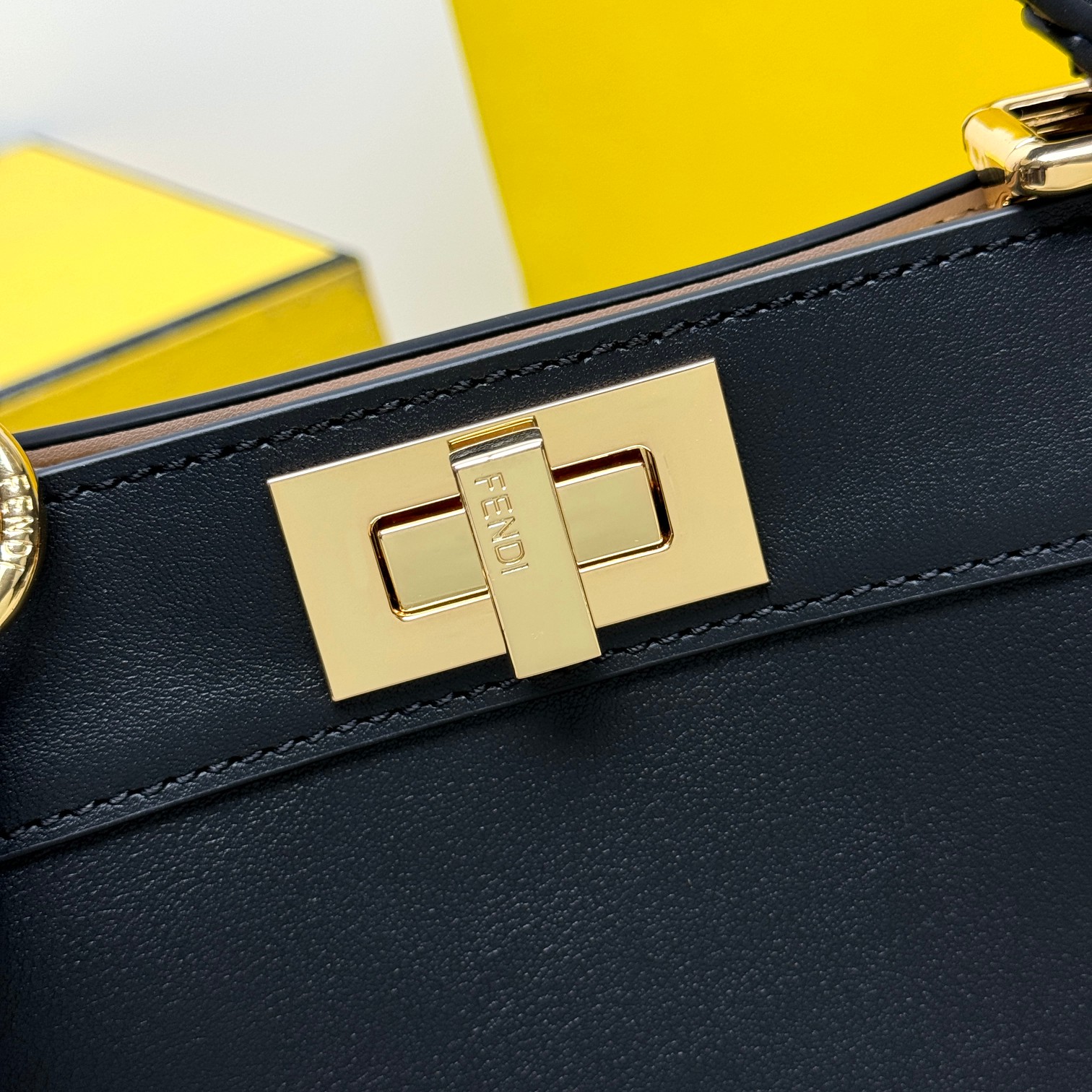 Fendi Peekaboo ISeeU Medium Black leather bag