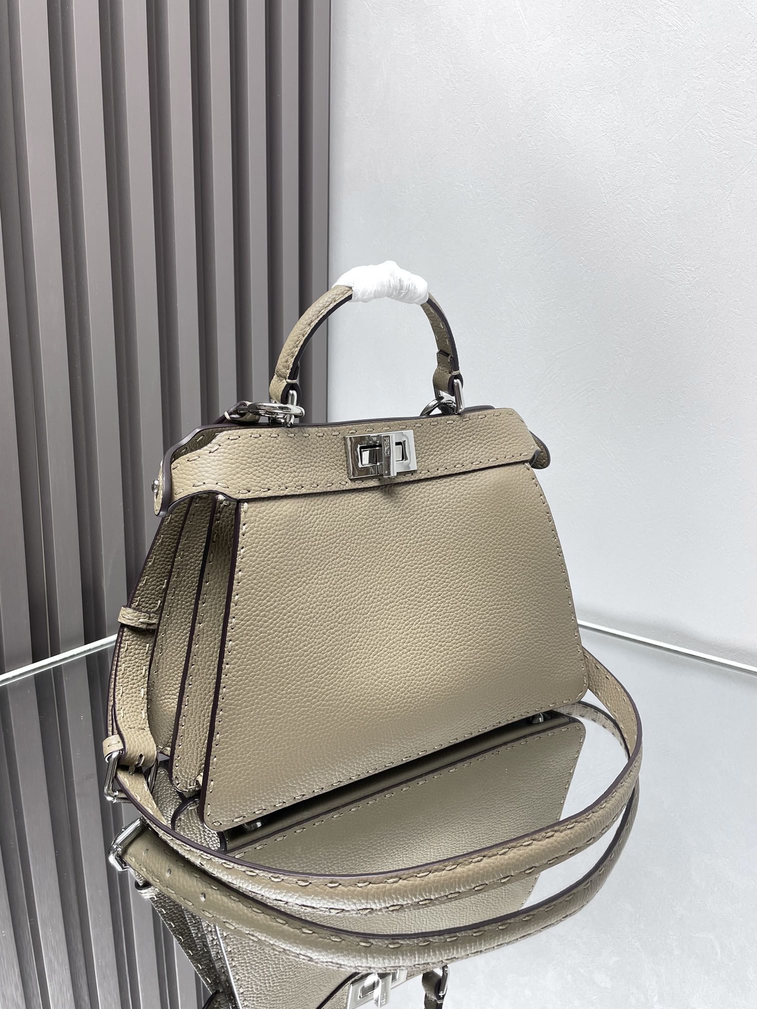 Fendi Peekaboo ISeeU Medium Cuoio Romano leather Grey | Fendi