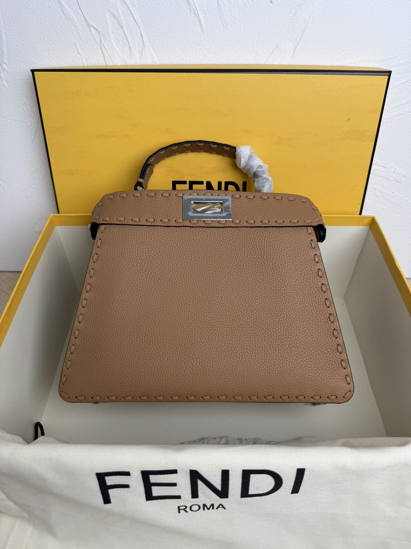 Fendi Peekaboo ISeeU Petite Cuoio Romano leather Brown | Fendi