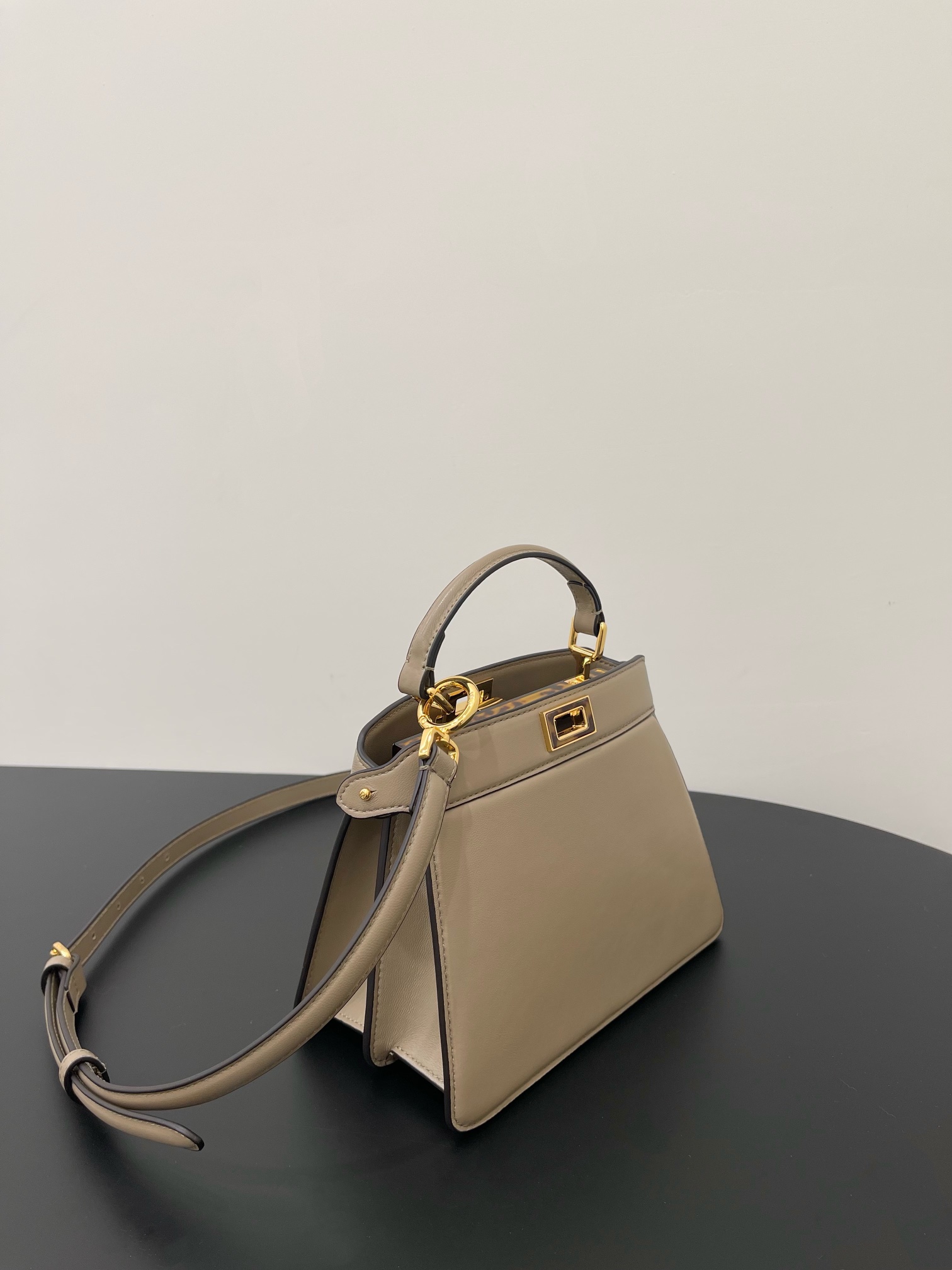 Fendi Peekaboo ISeeU Petite Leather Beige | Fendi