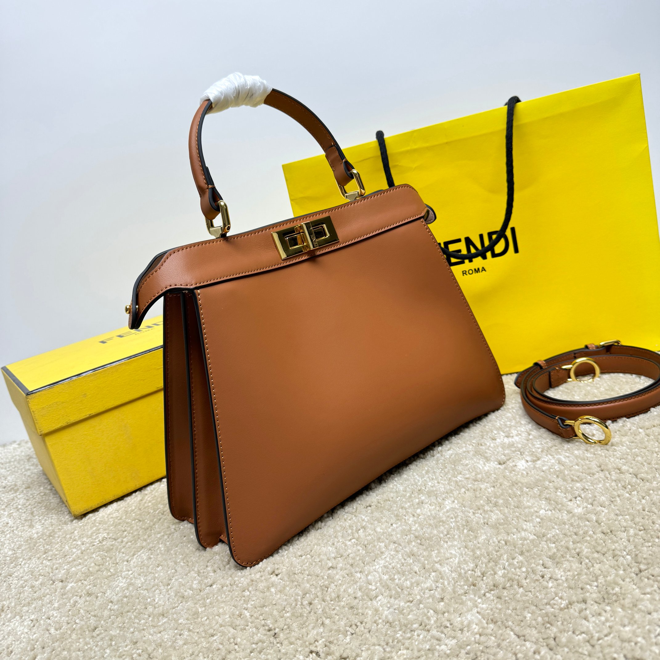 FENDI Peekaboo ISeeU Petite Leather Brown | Fendi