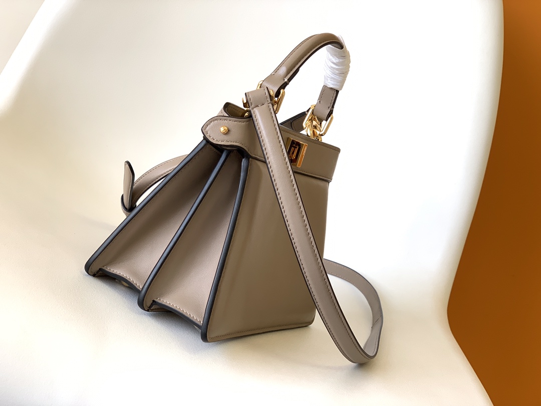 Fendi Peekaboo ISeeU Small Leather Beige | Fendi