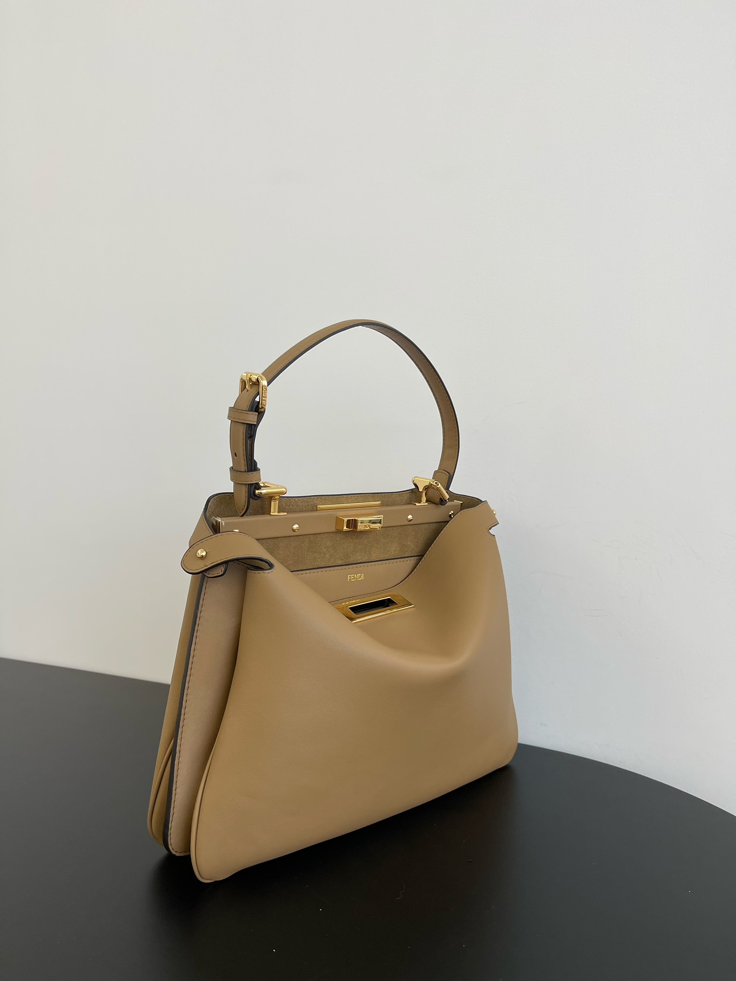 Fendi Peekaboo Soft Medium Leather Beige | Fendi