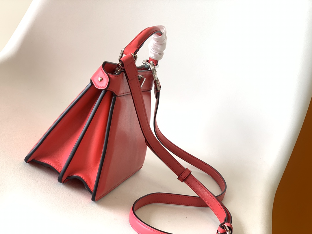 Fendi  Shiny Nappa Petite Peekaboo I SEE U Satchel Lampone