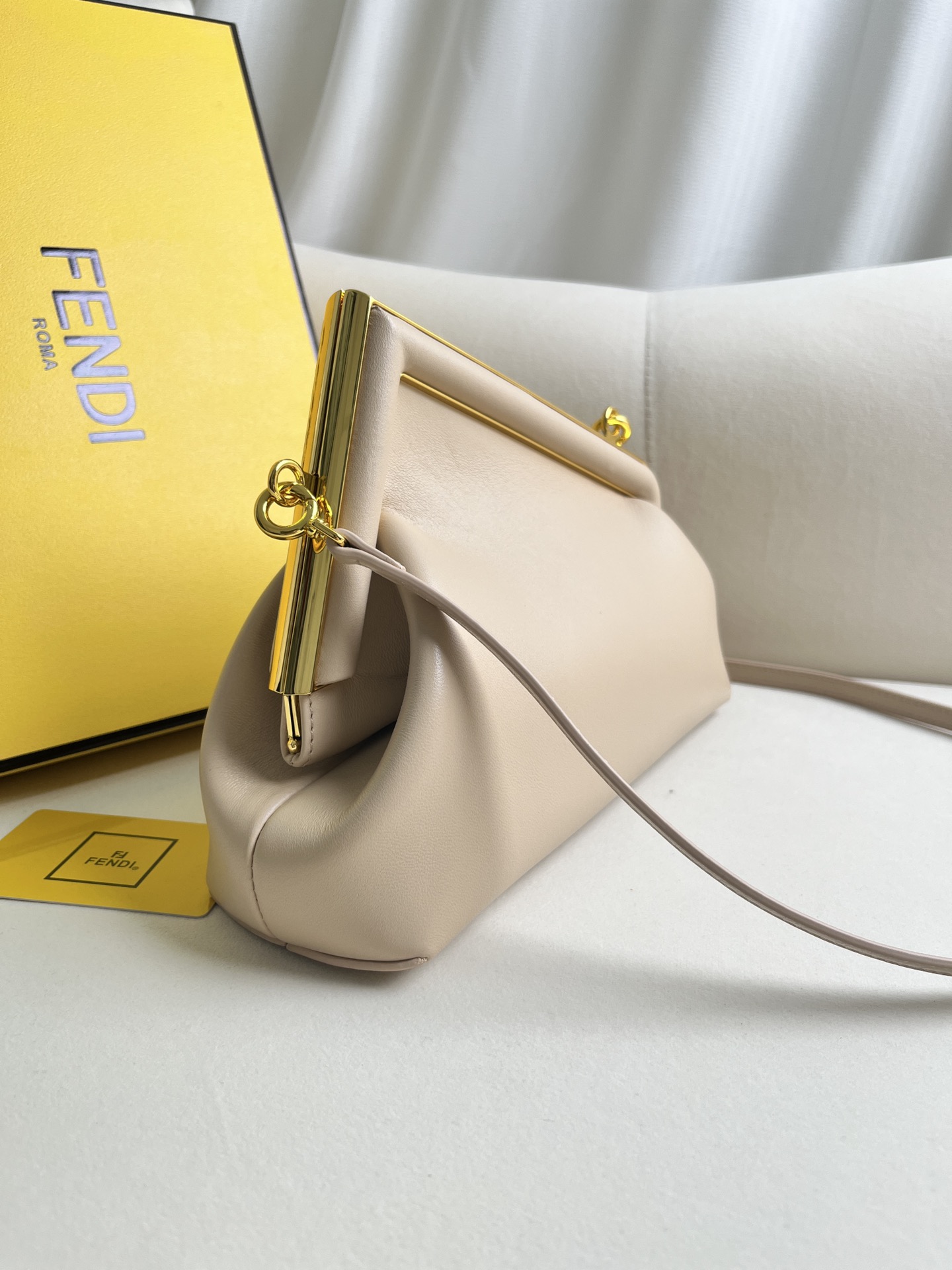 FENDI Shiny Nappa Small Fendi First Light Rose 1564062