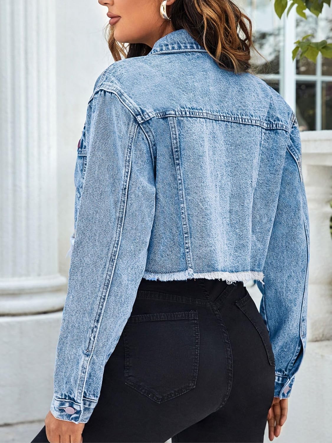 Floerns Women’s Raw Hem Long Sleeve Button Down Pocket Cropped Denim Jean Jacket