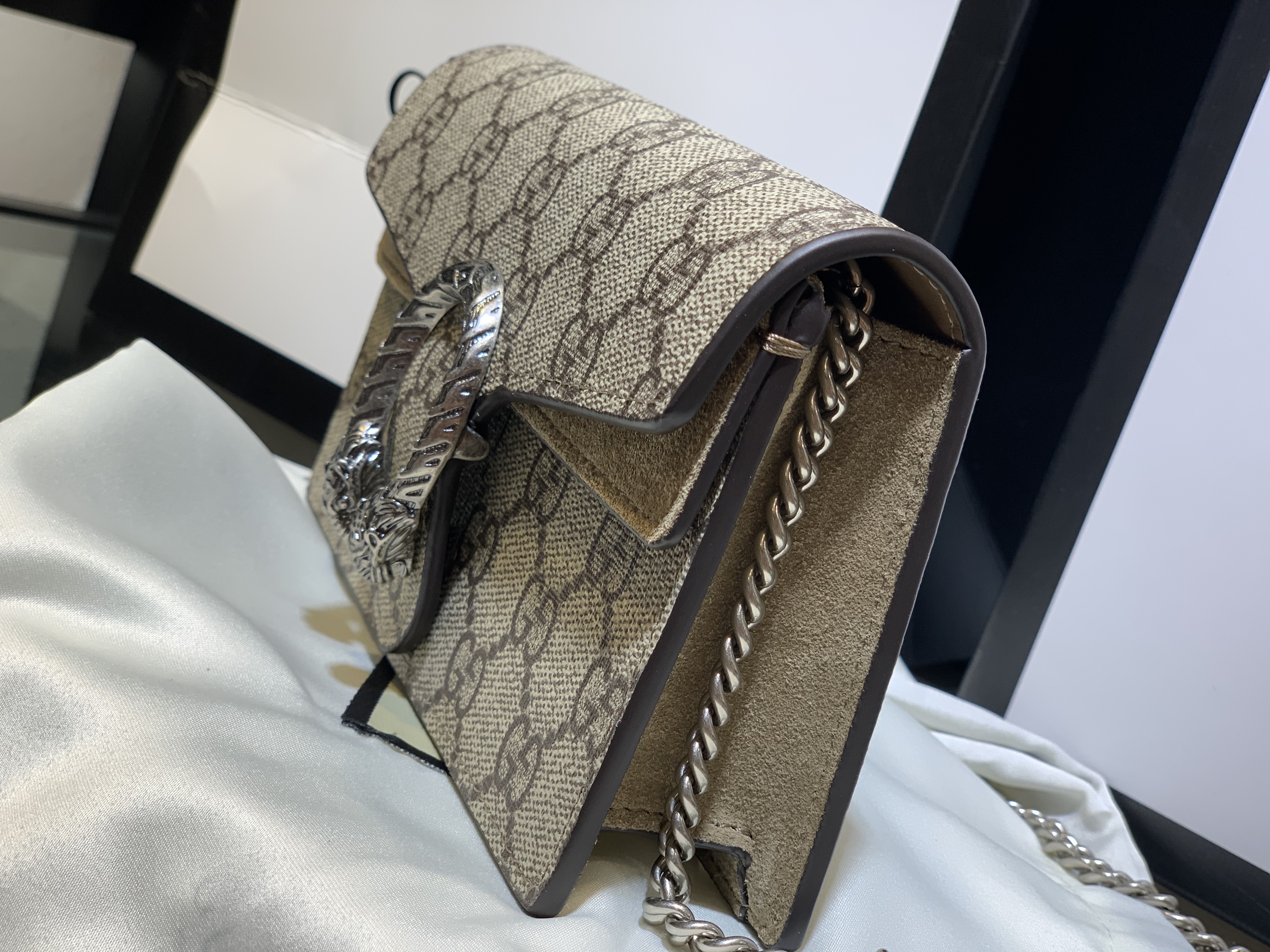 Gucci Dionysus GG Supreme Mini Chain Bag - Stunning 2024 Edition