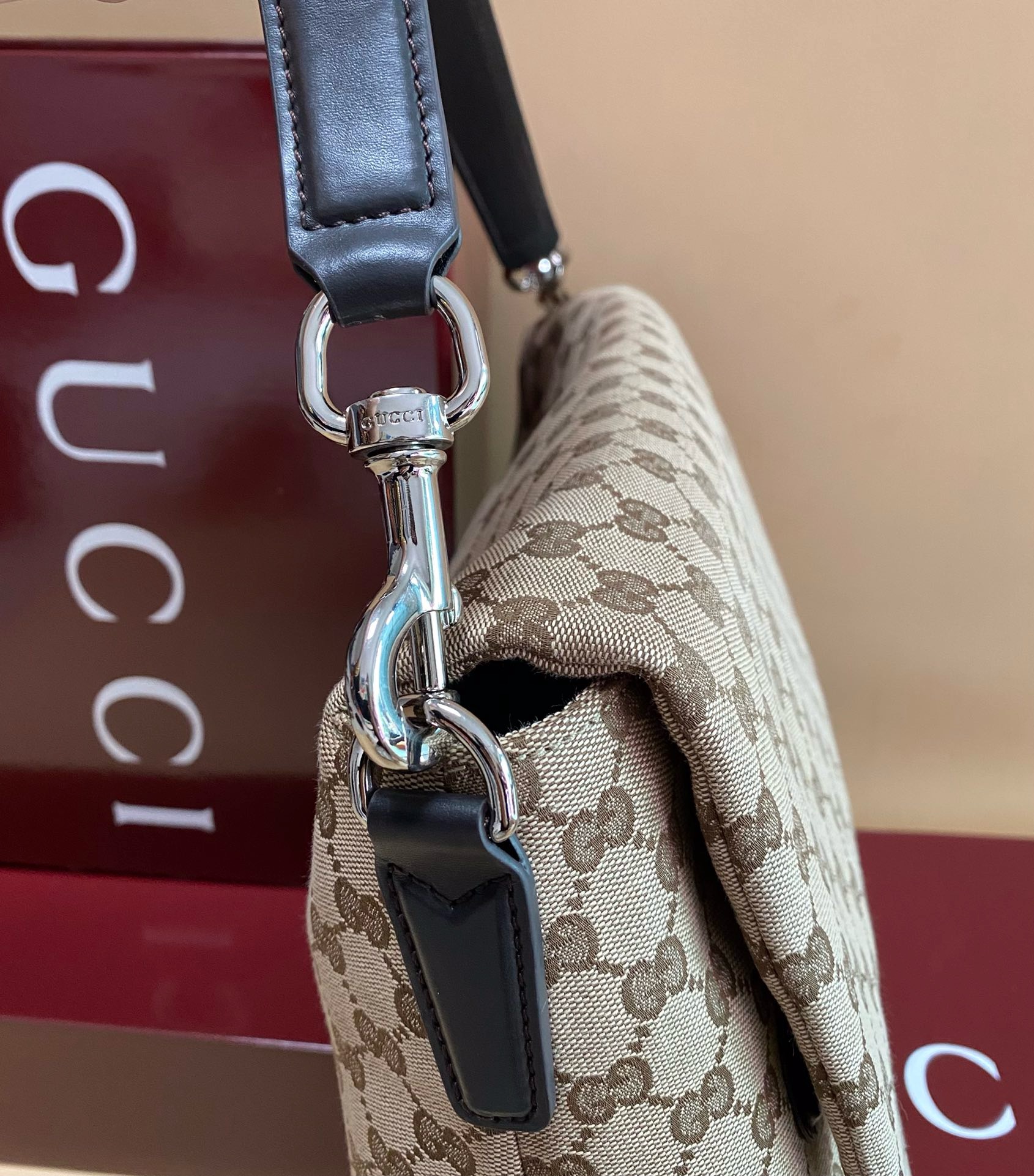 GG canvas large crossbody bag in Beige GG Canvas