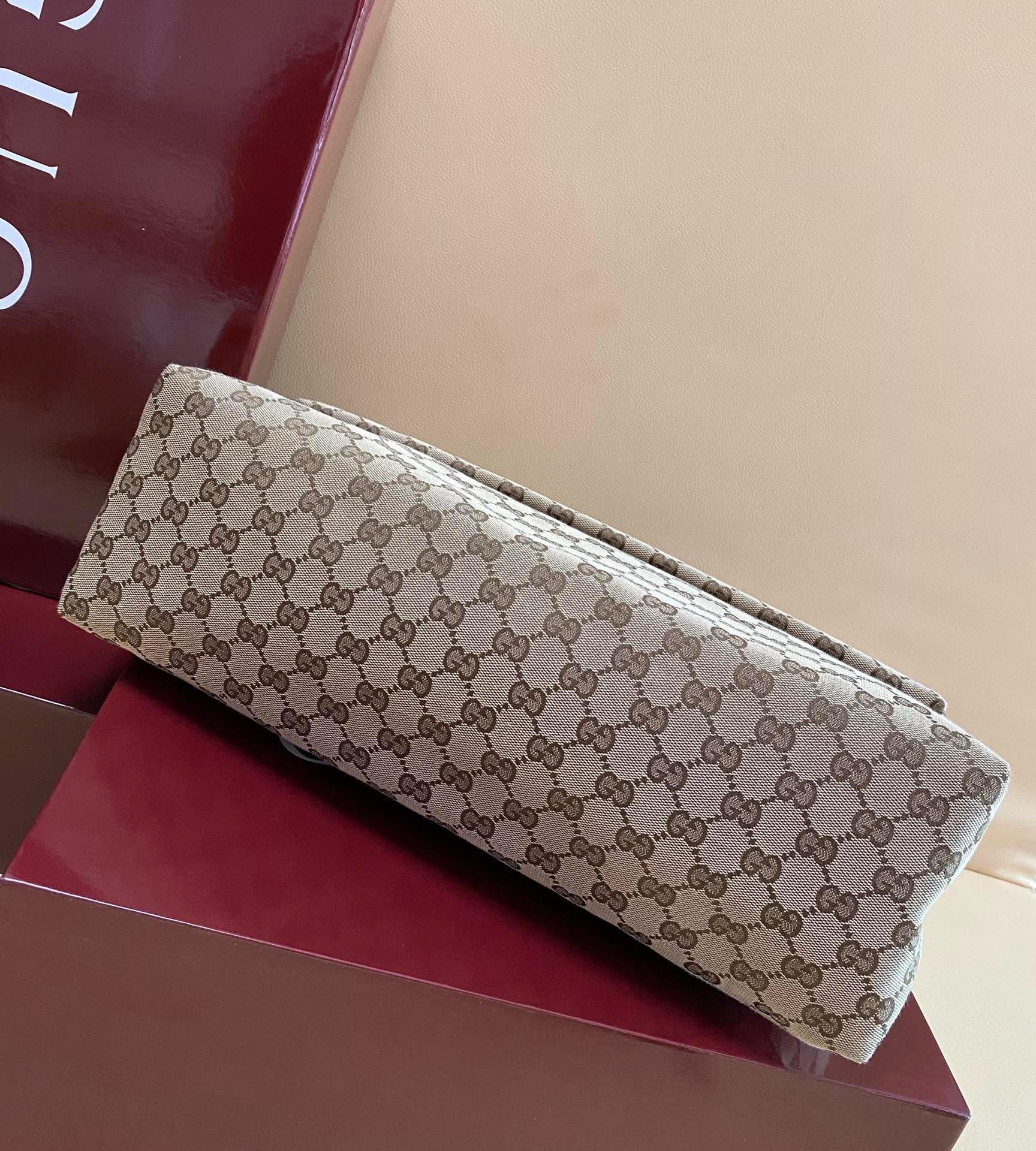 GG canvas large crossbody bag in Beige GG Canvas