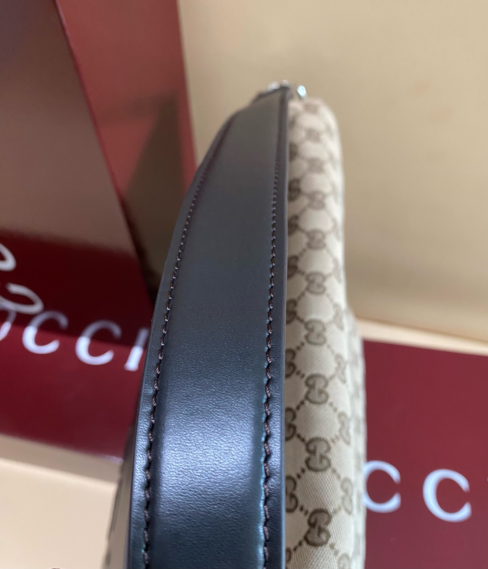 GG canvas large crossbody bag in Beige GG Canvas