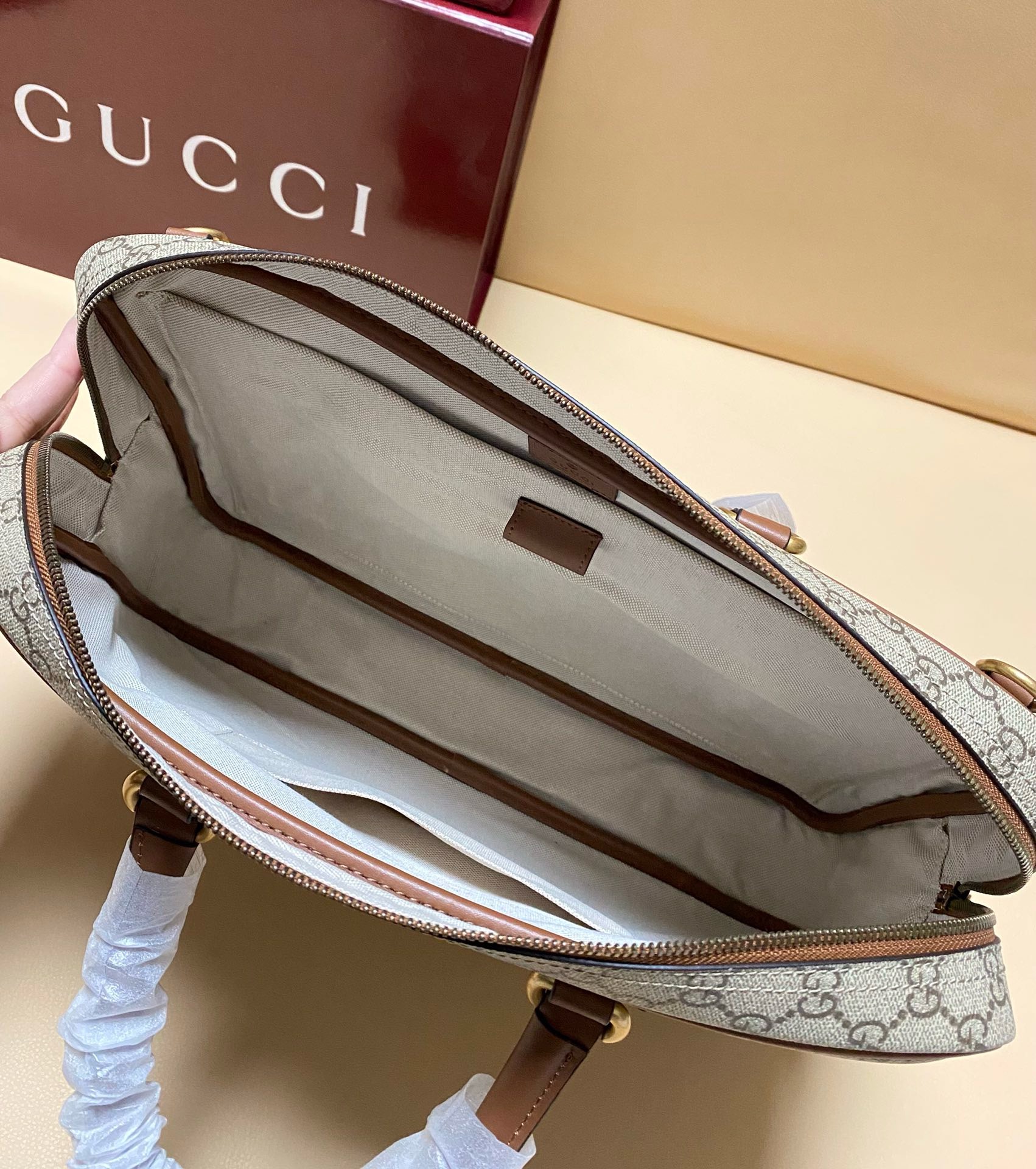 Gucci GG Supreme Briefcase: Ultimate Business Luxury for 2024