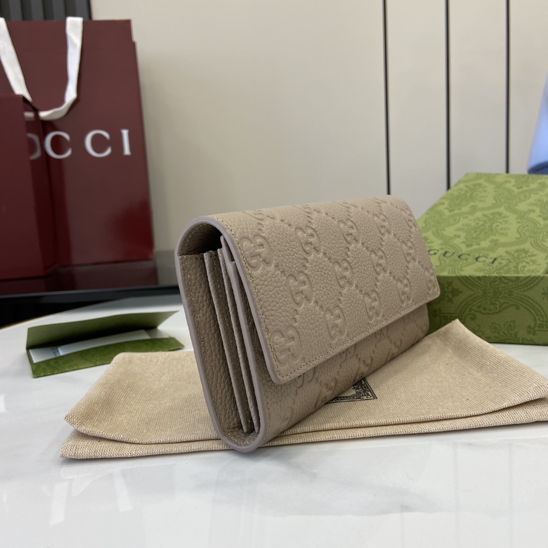 GG Emblem continental wallet in Black Leather | GUCCI