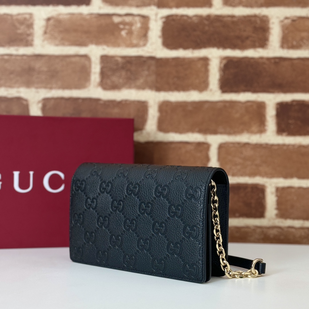 GG Emblem continental wallet in Black Leather | GUCCI