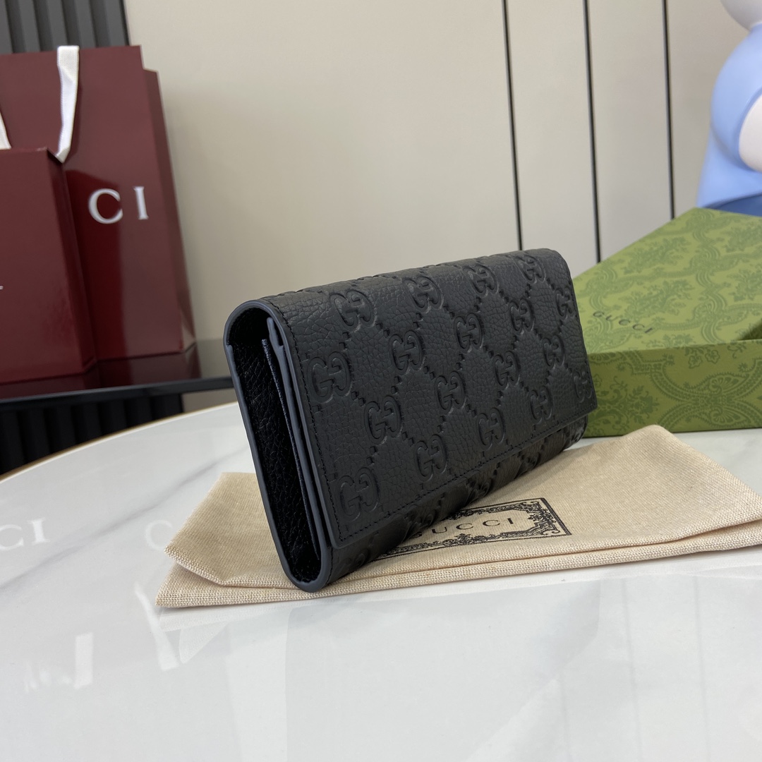 GG Emblem continental wallet in Black Leather | GUCCI