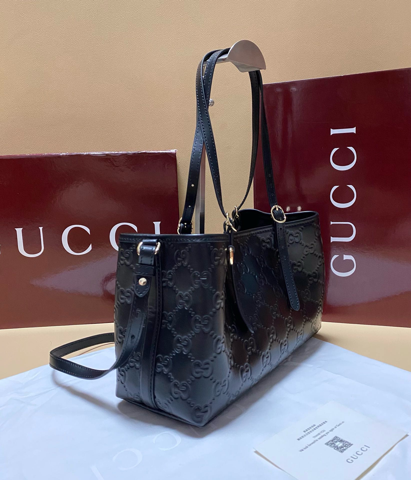 GG Emblem medium tote bag in black leather