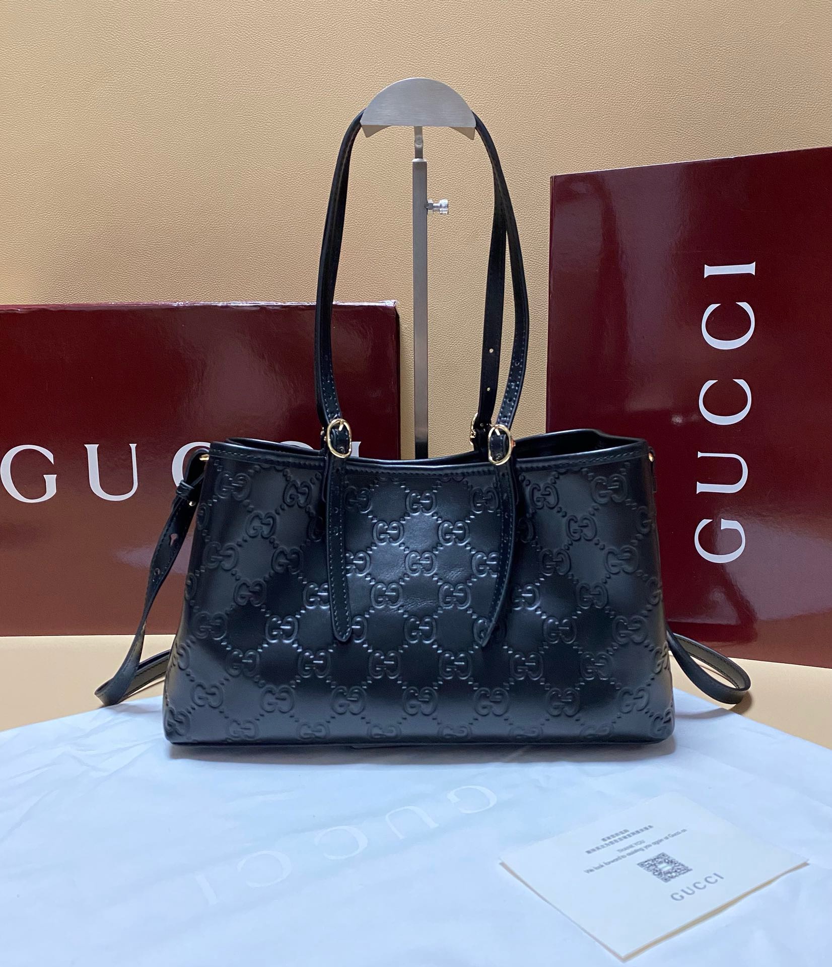 GG Emblem medium tote bag in black leather