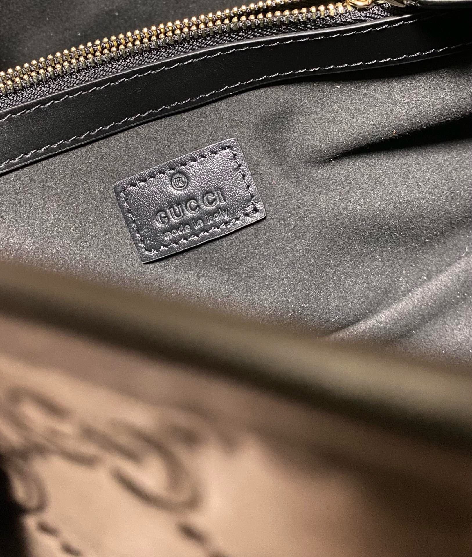 GG Emblem medium tote bag in black leather