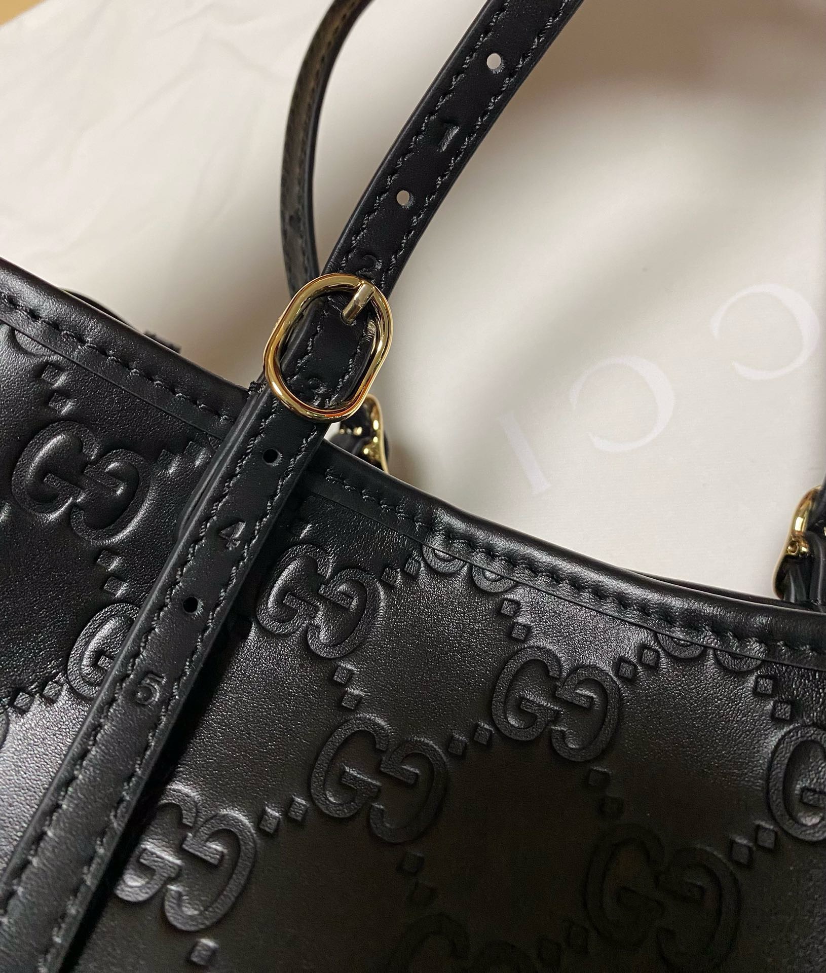 GG Emblem medium tote bag in black leather