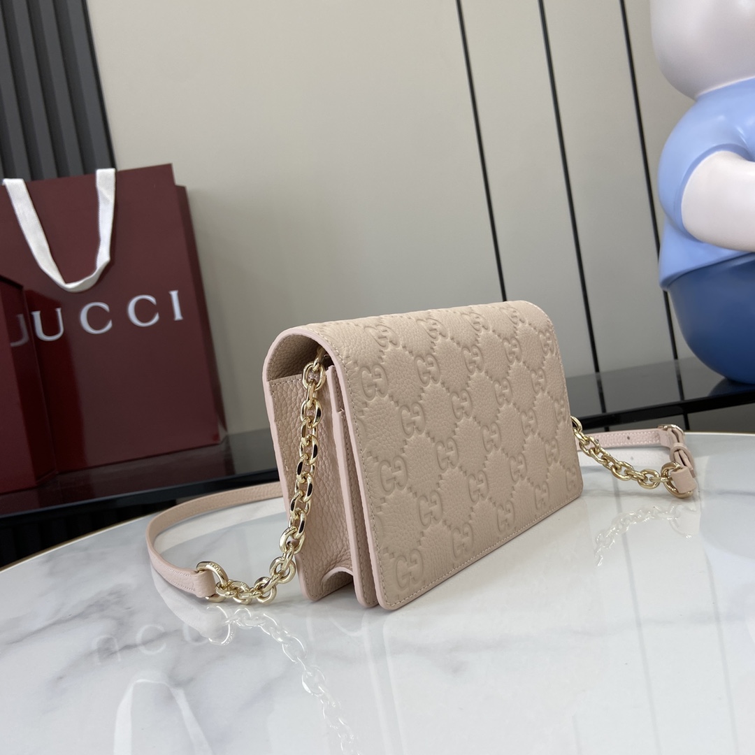 GG Emblem wallet on chain in Neutral Leather | GUCCI