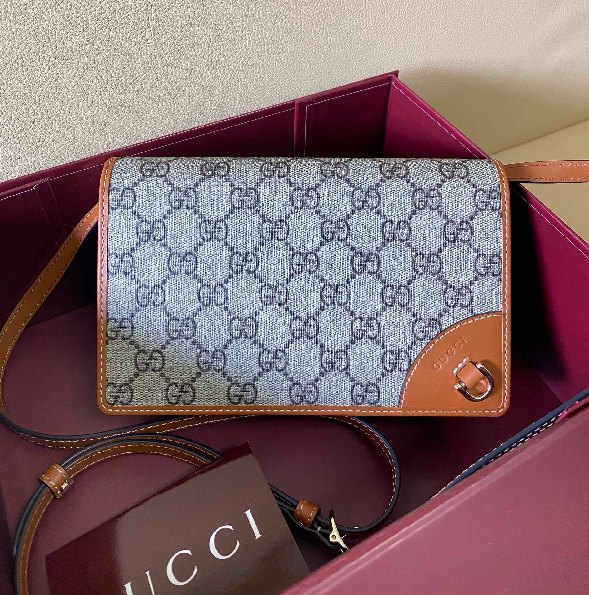 GG Emblem wallet with leather strap in beige and dark brown