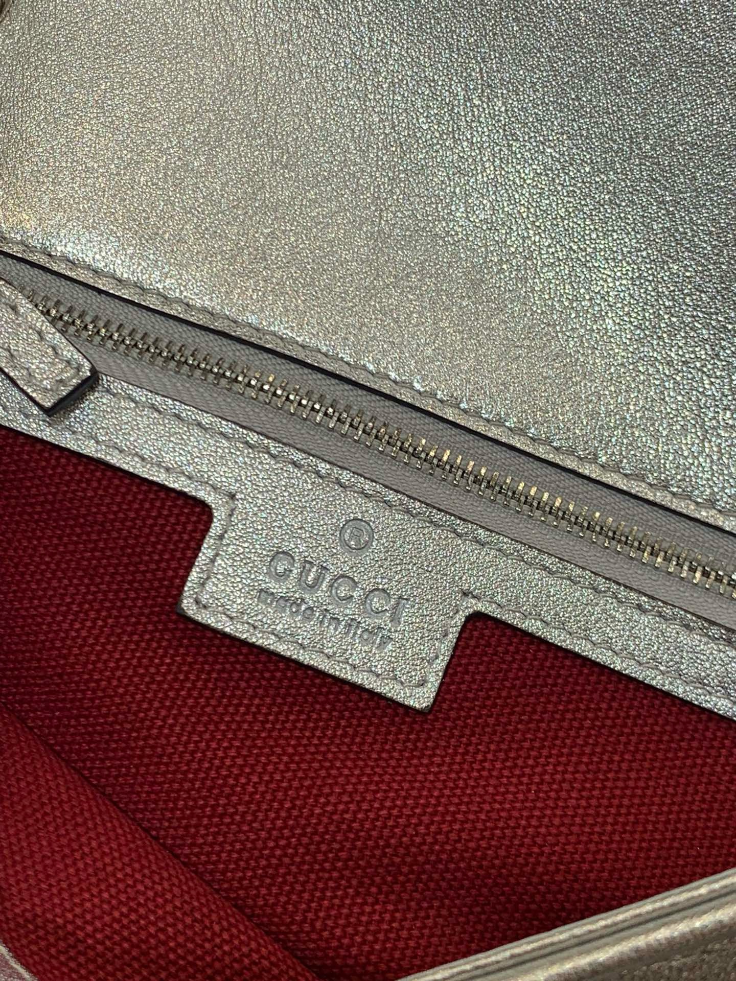 Gucci GG Marmont Silver Mini Bag: Stunning 2024 Quilted Edition